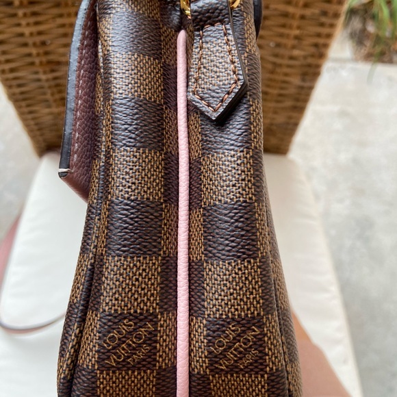 AUTHENTIC LOUIS VUITTON CLAPTON DAMIER EBENE MAGNOLIA CROSSBODY - Picture 6 of 12